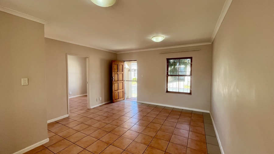 2 Bedroom Property for Sale in Guldenland Western Cape